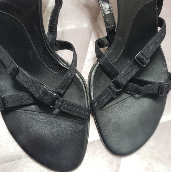 ***SOLD****Dolce & Gabbana Heels - Picture 4 of 8